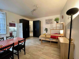
                                                                                        Location
                                                                                         Beau studio meublé 26m²