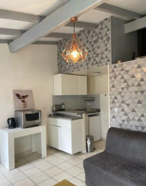 
                                                                                        Location
                                                                                         Beau studio meublé 26m² avec jardin 30m²