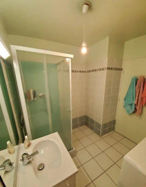 
                                                                                        Location
                                                                                         Beau studio meublé 26m² avec une terrasse de 31m²