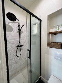 
                                                                                        Location
                                                                                         Beau studio meublé 26m² – Paris 15ème, rénové