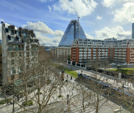 
                                                                                        Location
                                                                                         Beau studio meublé 27m²