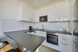 
                                                                                        Location
                                                                                         Beau studio meublé 27m² avec vue Tour Eiffel