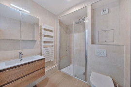 
                                                                                        Location
                                                                                         Beau studio meublé 27m² avec vue Tour Eiffel