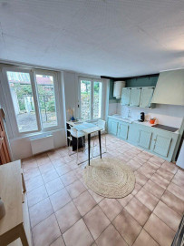 
                                                                                        Location
                                                                                         Beau studio meublé 27m² entièrement rénové