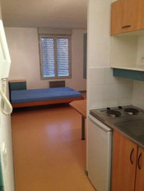 
                                                                                        Location
                                                                                         Beau studio meublé 28m²