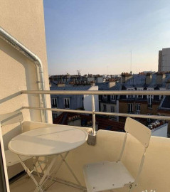 
                                                                                        Location
                                                                                         Beau studio meublé 28m² avec balcon