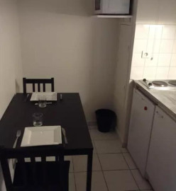 
                                                                                        Location
                                                                                         Beau studio meublé 28m² JAUDE hyper centre