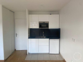 
                                                                                        Location
                                                                                         Beau studio meublé 28m² lumineux avec balcon