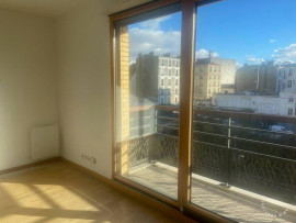
                                                                                        Location
                                                                                         Beau studio meublé 28m² lumineux avec balcon