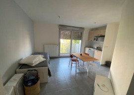 
                                                                                        Location
                                                                                         Beau studio meublé 29m² avec balcon