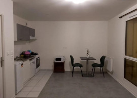 
                                                                                        Location
                                                                                         Beau studio meublé 29m² confortable et fonctionnel