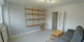 
                                                                                        Location
                                                                                         Beau studio meublé 30 m2 Paris 15e métro Vaugirard