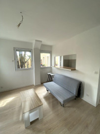 
                                                                                        Location
                                                                                         Beau studio meublé 30m² calme et tranquille
