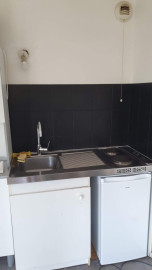 
                                                                                        Location
                                                                                         Beau studio meublé 32m²