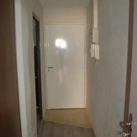 
                                                                                        Location
                                                                                         Beau studio meublé 32m² avec balcon