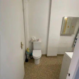 
                                                                                        Location
                                                                                         Beau studio meublé 32m² avec balcon