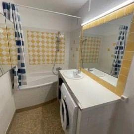 
                                                                                        Location
                                                                                         Beau studio meublé 32m² avec balcon