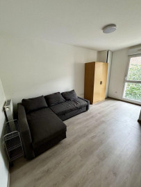 
                                                                                        Location
                                                                                         Beau studio meublé 32m² quartier Charles Floquet