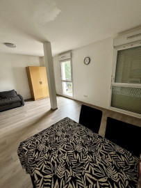 
                                                                                        Location
                                                                                         Beau studio meublé 32m² quartier Charles Floquet