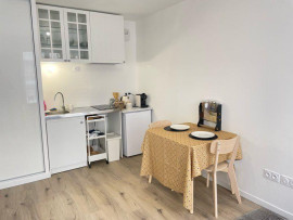
                                                                                        Location
                                                                                         Beau studio meublé 32m² rénové