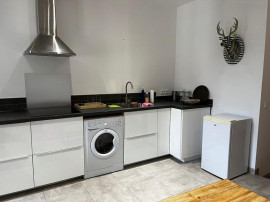 
                                                                                        Location
                                                                                         Beau studio meublé 35m² Cours Mirabeau