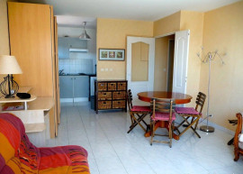 
                                                                                        Location
                                                                                         Beau studio meublé 38m² + terrasse 12m² vue mer