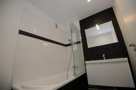 
                                                                                        Location
                                                                                         Beau studio meublé 39m²