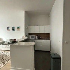 
                                                                                        Location
                                                                                         Beau studio meublé 49m² courte durée