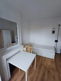 
                                                                                        Location
                                                                                         Beau studio meublé de 12m² Mouffetard/Gobelins