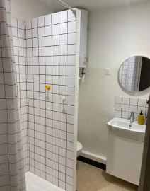 
                                                                                        Location
                                                                                         Beau studio meublé de 18m²
