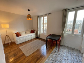 
                                                                                        Location
                                                                                         Beau studio meublé de 19,5m² calme sans vis à vis