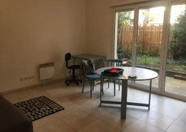 
                                                                                        Location
                                                                                         Beau studio meublé de 29m² avec terrasse/jardin