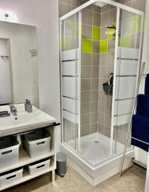 
                                                                                        Location
                                                                                         Beau studio meublé et rénové 19m² proche la Catho