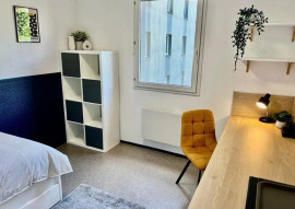
                                                                                        Location
                                                                                         Beau studio meublé et rénové 19m² proche la Catho