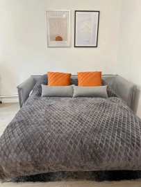 
                                                                                        Location
                                                                                         Beau studio meublé et rénové à Marseille centre