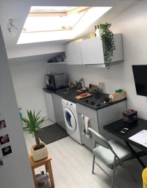 
                                                                                        Location
                                                                                         Beau studio meublé rénové 15m² centre Bordeaux