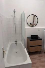 
                                                                                        Location
                                                                                         Beau studio meublé rénové 24m² Ile de Versailles
