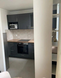 
                                                                                        Location
                                                                                         Beau studio meublé rénové 30m² calme et lumineux