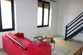 
                                                                                        Location
                                                                                         Beau studio meublé rénové 33m²  rue Masséna