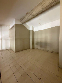 
                                                                                        Location
                                                                                         Beau studio non meublé de 24 m²