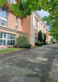 
                                                                                        Location
                                                                                         Beau studio Purpan meublé 21m² + parking