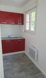 
                                                                                        Location
                                                                                         Beau studio rénové 26m²