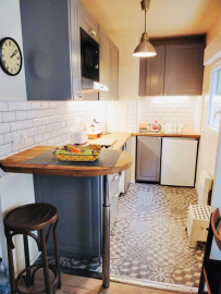 
                                                                                        Location
                                                                                         Beau studio rénové 27m² avec jardin et terrasse