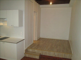 
                                                                                        Location
                                                                                         Beau studio Versailles Chantier