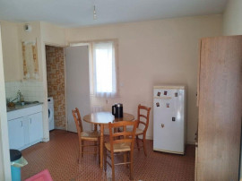 
                                                                                        Location
                                                                                         Beau T1 bis meublé 38m2 Angers