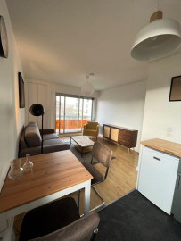 
                                                                                        Location
                                                                                         Beau T1 meublé 24m² Saint Maur des Fossés