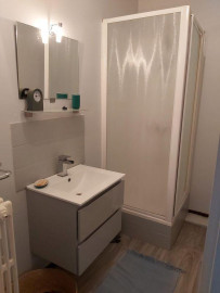 
                                                                                        Location
                                                                                         Beau T1 meublé 31 m² Quai de Versailles