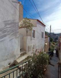
                                                                                        Location
                                                                                         Beau T1Bis meublé 24m² avec terrasse