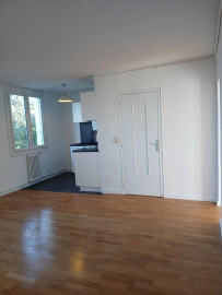 
                                                                                        Location
                                                                                         Beau T2/3 51m² entièrement repeint Saint Pasquier
