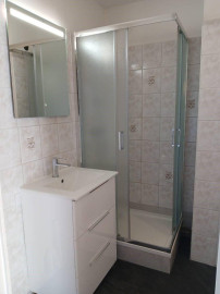 
                                                                                        Location
                                                                                         Beau T2/3 51m² entièrement repeint Saint Pasquier